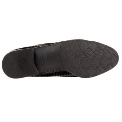 Trotters Liz III Slip-On Black/Black Patent (Women's) 18 Trotters Liz III Slip-On Black/Black Patent (Women's) -Marlou Shoes Sales Shop Blk 3 dbb3698d da35 4426 8e14 4e559d48aa61