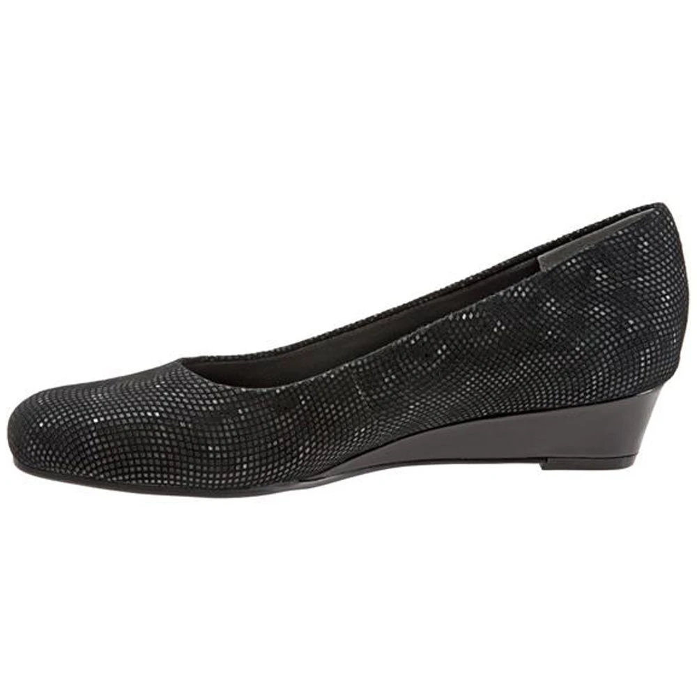 Trotters Lauren Black 3D Patent Suede (Women's) 4 Trotters Lauren Black 3D Patent Suede (Women's) - Image 2